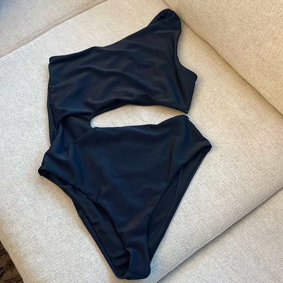 Beach Riot Black One Shoulder Cutout One Piece - Picture 2 of 5